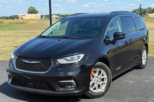 2022 Chrysler Pacifica Touring-L