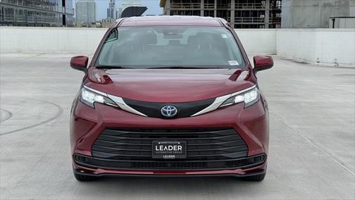 2021 Toyota Sienna LE