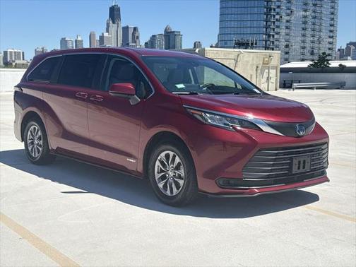 2021 Toyota Sienna LE
