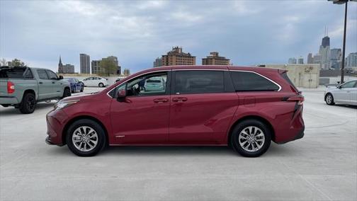2021 Toyota Sienna LE