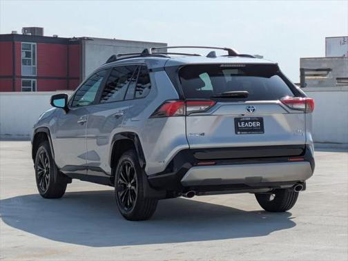 2022 Toyota RAV4 Hybrid SE