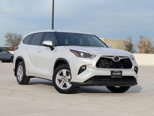 2023 Toyota Highlander LE