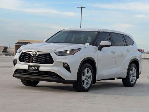 2023 Toyota Highlander LE