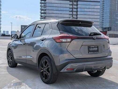 2022 Nissan Kicks SV