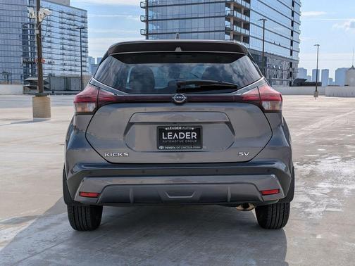 2022 Nissan Kicks SV