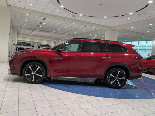 2022 Toyota Highlander XSE