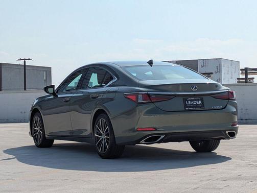 2025 Lexus ES 350 Base