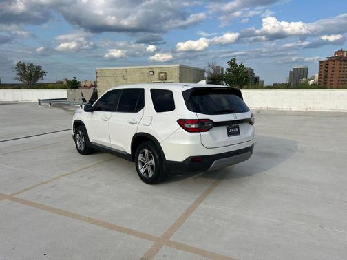 2023 Honda Pilot 2WD EX-L 8 Passenger