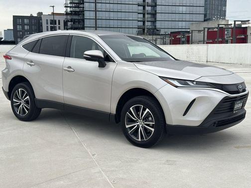 2024 Toyota Venza LE