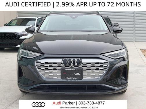 Mythos Black Metallic 2024 Audi Q8 e-tron Premium Plus