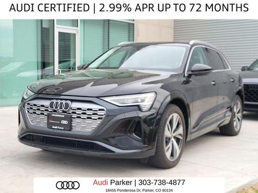 Mythos Black Metallic 2024 Audi Q8 e-tron Premium Plus