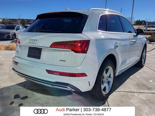 Glacier White Metallic 2022 Audi Q5 40 Premium