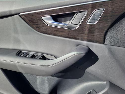 2026 Audi Q8 55 Premium Plus