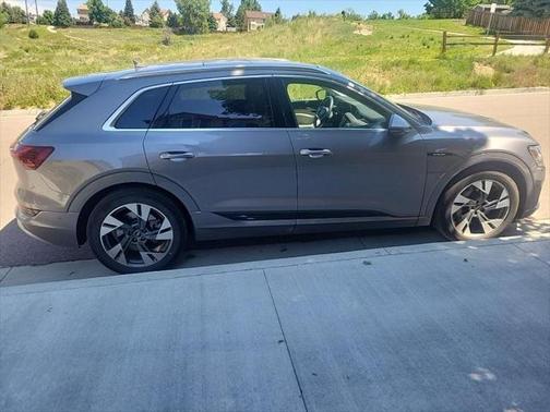 2023 Audi e-tron Premium Plus quattro