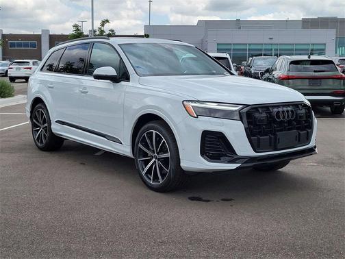 2025 Audi Q7 45 Premium Plus