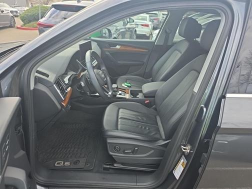 2023 Audi Q5 45 S line Premium