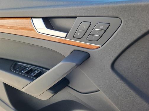 2023 Audi Q5 45 S line Premium
