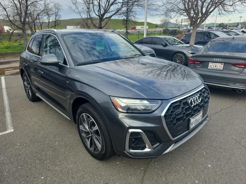 2023 Audi Q5 45 S line Premium