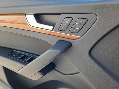 2023 Audi Q5 45 S line Premium