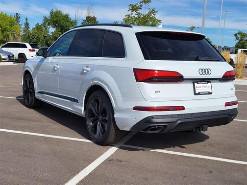 2025 Audi Q7 55 Premium Plus