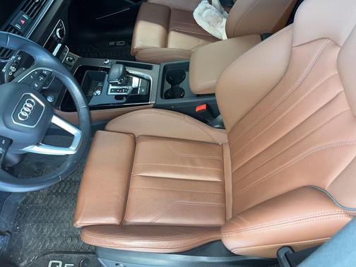 2023 Audi Q5 45 S line Premium Plus