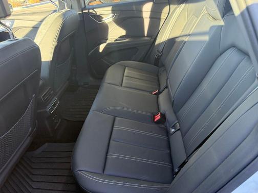 2024 Audi Q4 e-tron Premium Plus 50 quattro