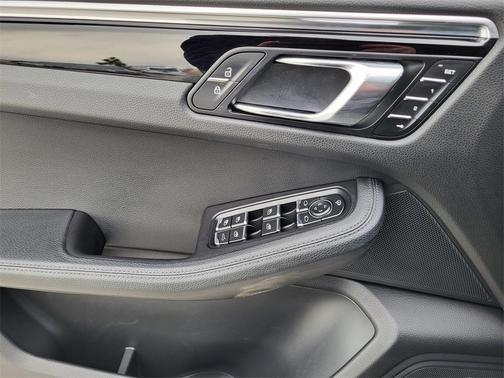 2023 Porsche Macan S