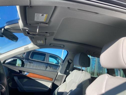 2023 Audi Q5 45 S line Prestige