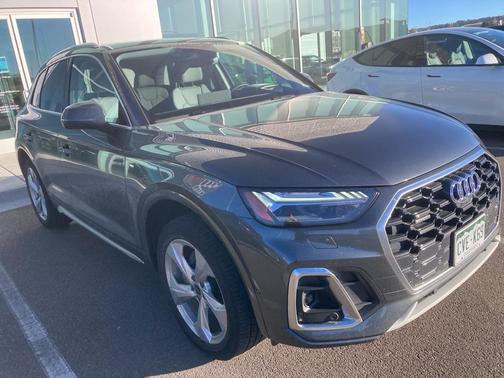 2023 Audi Q5 45 S line Prestige