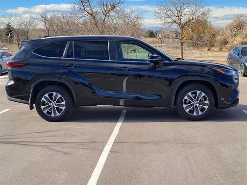 2024 Toyota Highlander XLE