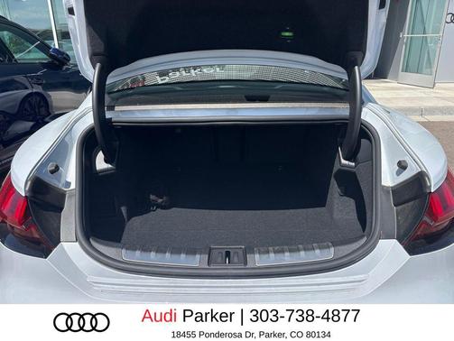 Suzuka Gray Metallic 2024 Audi e-tron GT Prestige quattro