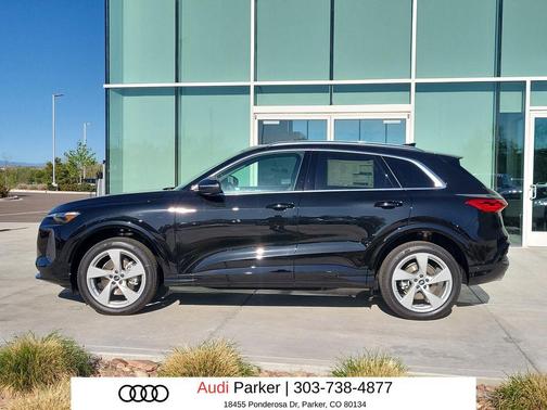 Mythos Black Metallic 2026 Audi Q5 Premium Plus TFSI quattro S tronic