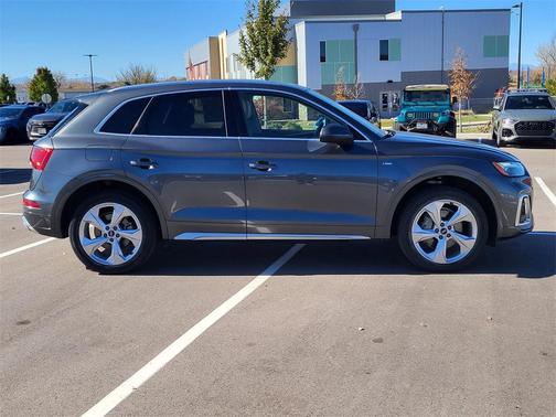 2022 Audi Q5 45 S line Premium Plus