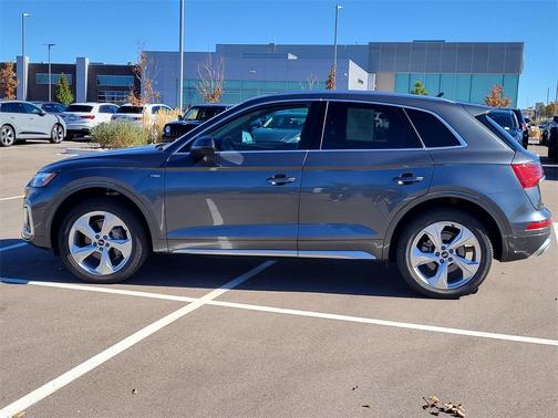 2022 Audi Q5 45 S line Premium Plus