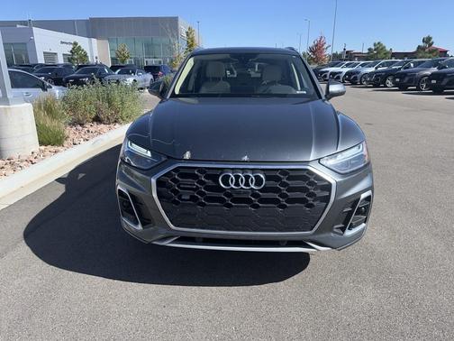 2022 Audi Q5 45 S line Premium Plus