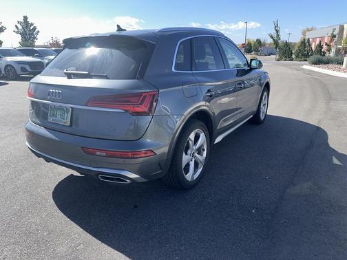 2022 Audi Q5 45 S line Premium Plus