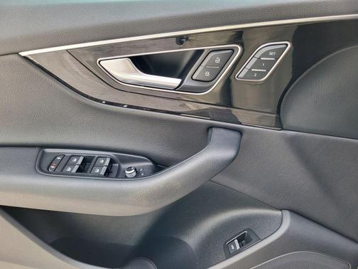 2019 Audi Q7 55 Premium Plus