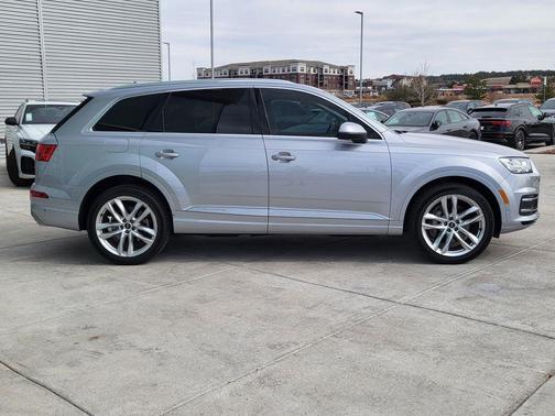 2019 Audi Q7 55 Premium Plus