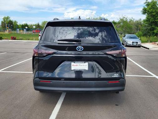 2023 Toyota Sienna XLE