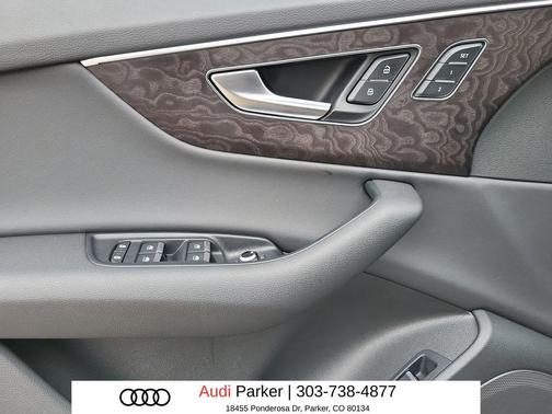 Mythos Black Metallic 2022 Audi Q7 55 Premium