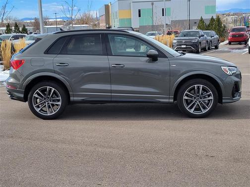 2025 Audi Q3 Premium 45 TFSI S line quattro Tiptronic