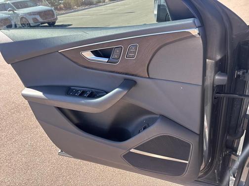 2020 Audi Q8 55 Prestige