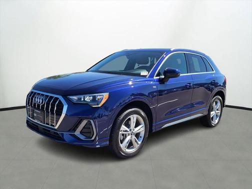 2022 Audi Q3 45 S line Premium