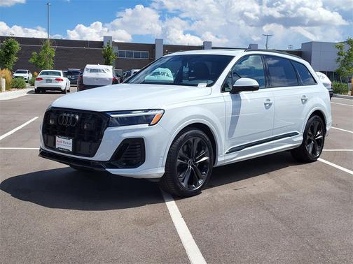 2025 Audi Q7 55 Premium Plus