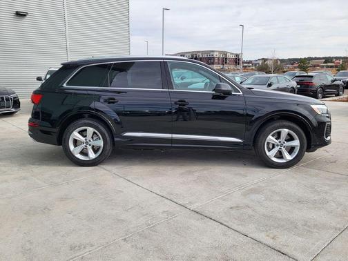 2025 Audi Q7 55 Premium
