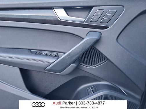 Daytona Gray Pearl Effect 2020 Audi Q5 Premium Plus 55 TFSI e quattro S tronic