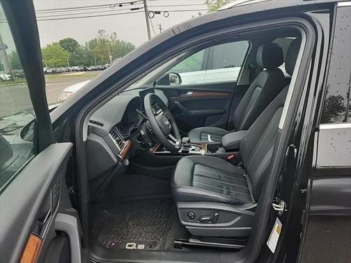 2023 Audi Q5 45 S line Premium Plus