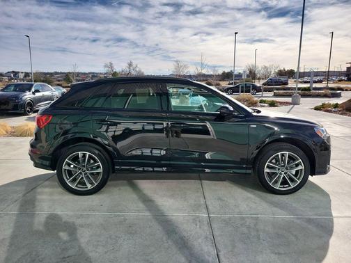 2025 Audi Q3 Premium 45 TFSI S line quattro Tiptronic