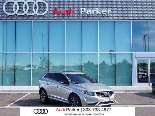 Luminous Sand Metallic 2017 Volvo XC60 T6 Dynamic