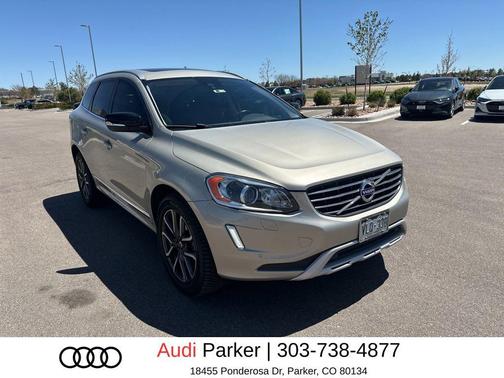 Luminous Sand Metallic 2017 Volvo XC60 T6 Dynamic